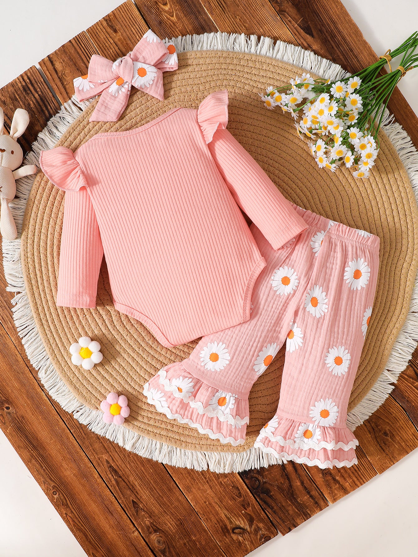 Wholesale 0-9M Baby Girls 3Pcs Daisy Rib Knit Outfit Set, Soft Waffle Rib Flutter Sleeve Bodysuit Flare Pants With Bow Headband