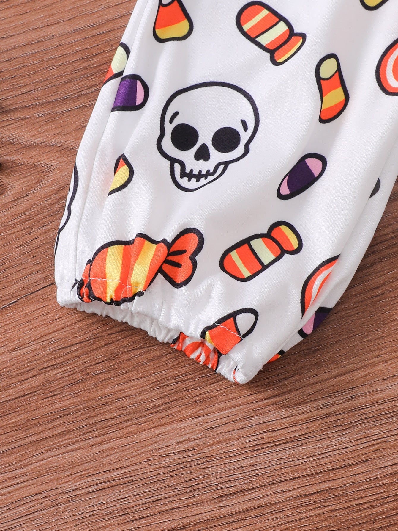 Wholesale 0-18M Baby Girls 3Pcs Ruffle Sleeve Halloween Print Bodysuit Outfit Set, Soft Cotton Knit Pumpkin Skull Ghost Long Sleeve Romper Pants With Bow Headband