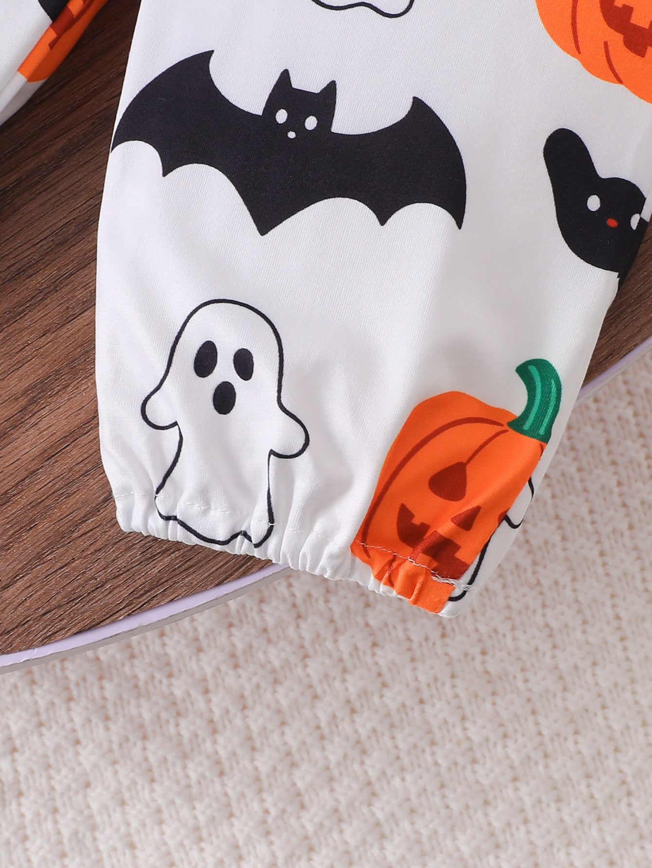 Wholesale 0-18M Baby Girls 3Pcs Ruffle Sleeve Halloween Print Bodysuit Outfit Set, Soft Cotton Knit Pumpkin Skull Ghost Long Sleeve Romper Pants With Bow Headband