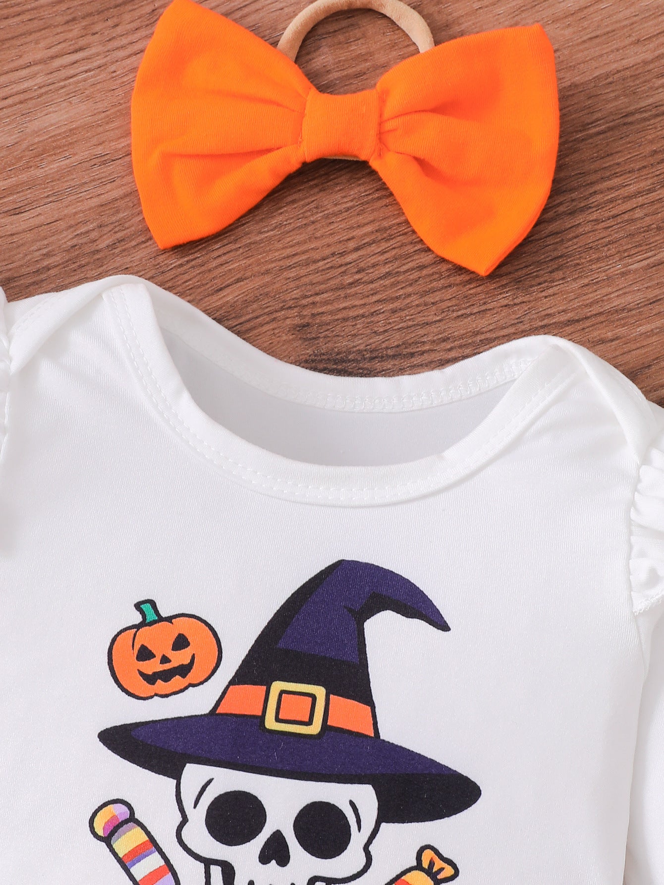 Wholesale 0-18M Baby Girls 3Pcs Ruffle Sleeve Halloween Print Bodysuit Outfit Set, Soft Cotton Knit Pumpkin Skull Ghost Long Sleeve Romper Pants With Bow Headband