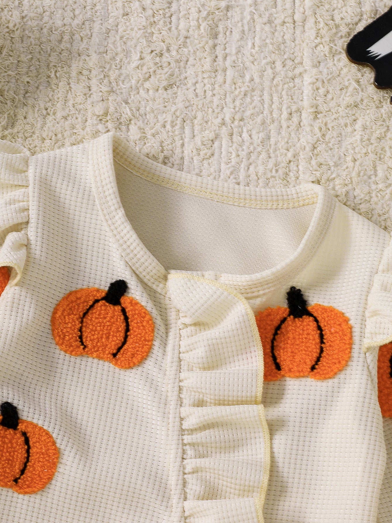 Wholesale 0-18M Baby Girls 2Pcs Ruffle Zipper Halloween Towel Embroidery Jumpsuit Set, Soft Waffle Knit Pumpkin Ghost Romper With Bow Headband